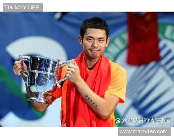 王健林与足球明星同框合影展现体育与商业的完美结合与友谊的力量