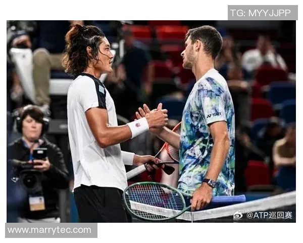 南京网球队在大师赛中的默契配合与战术分析